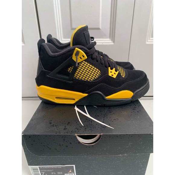 Boys Retro 4 Jordan’s (GS) - Picture 3 of 7